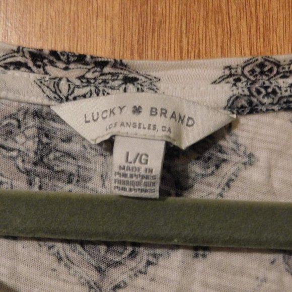 Lucky Brand Black, White and Gray Geometric Boho Cotton Tshirt Large - Picture 2 of 3